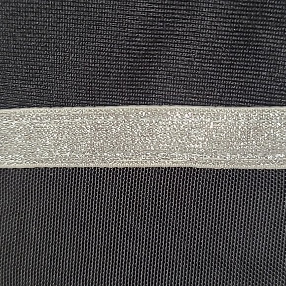 Victoria Sport Knockout Mesh Metallic Silver detail Leggings - Picture 15 of 15